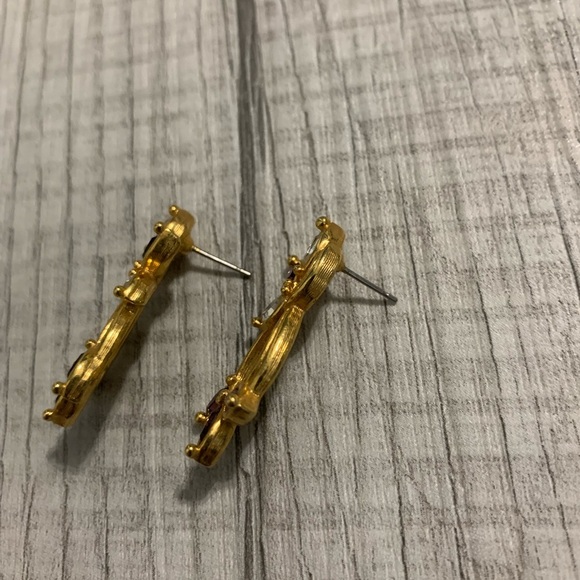 Avon Vintage Vine Design Earrings - Picture 3 of 4